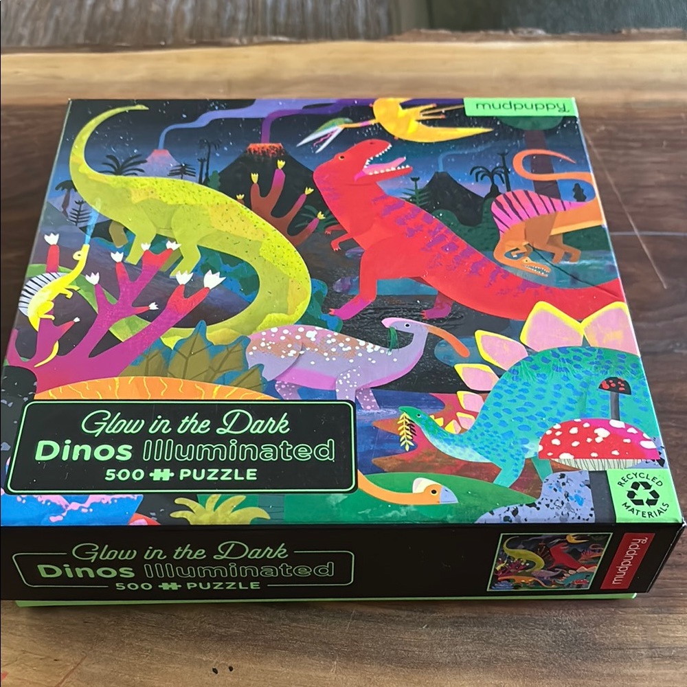 Glow-in-the-Dark Dinos Illuminated 500-Piece Puzzle - Multicolor